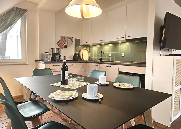 Resi E 7 アパート プレロー